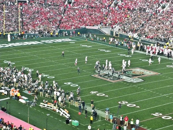 Football field and spectators at the 2014 Rose Bowl Game in Pasadena