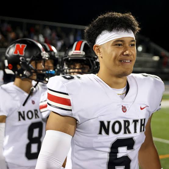 TC Manumaleuna, QB for Oregon Ducks