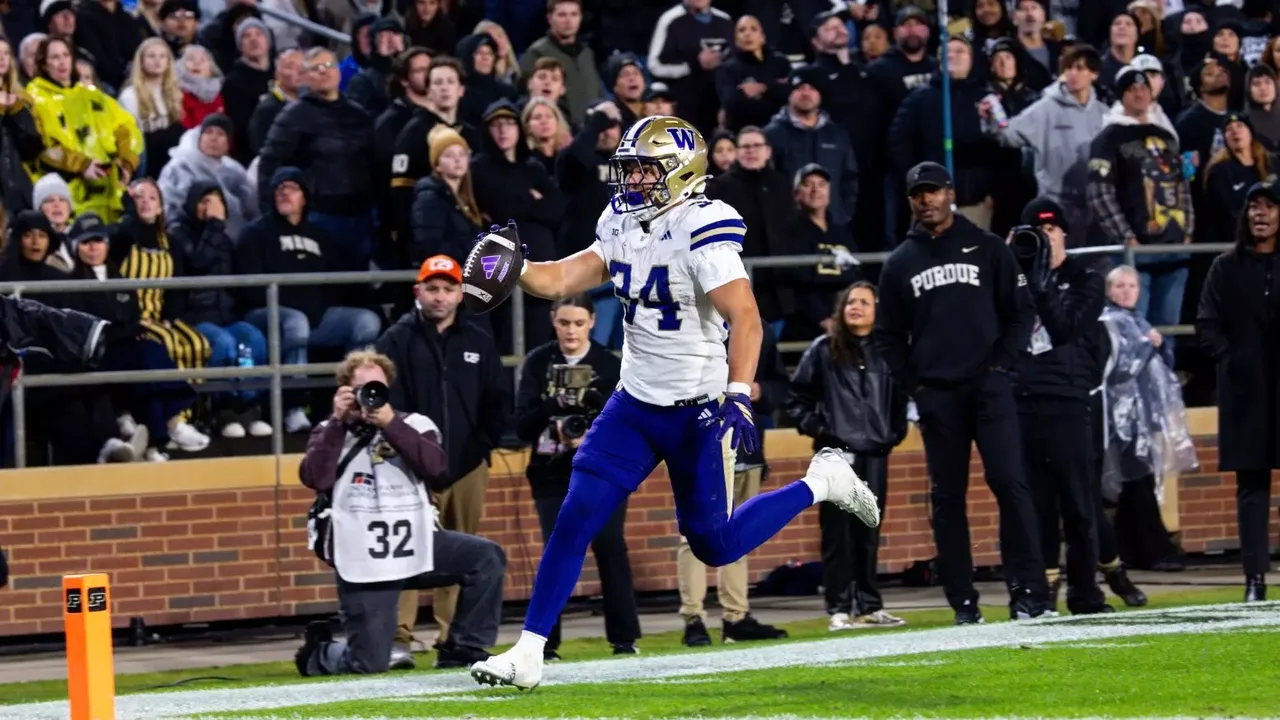 Washington Huskies Football: Schedule & Roster